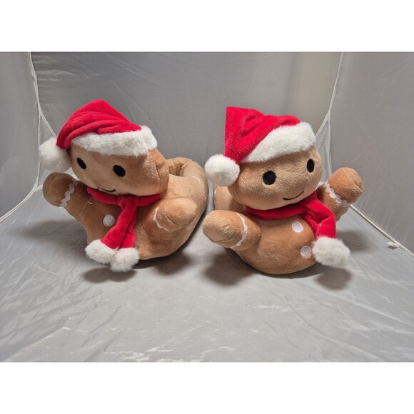 Ladies Holiday Slippers Gingerbread Figurehead Size S 7 / 8 Soft Cozy New - Picture 1 of 7